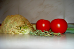 Bild mit Tomaten, Sellerie und Thymian